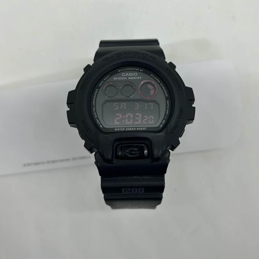 Casio DW-6900MS 1289 G-Shock black on black watch